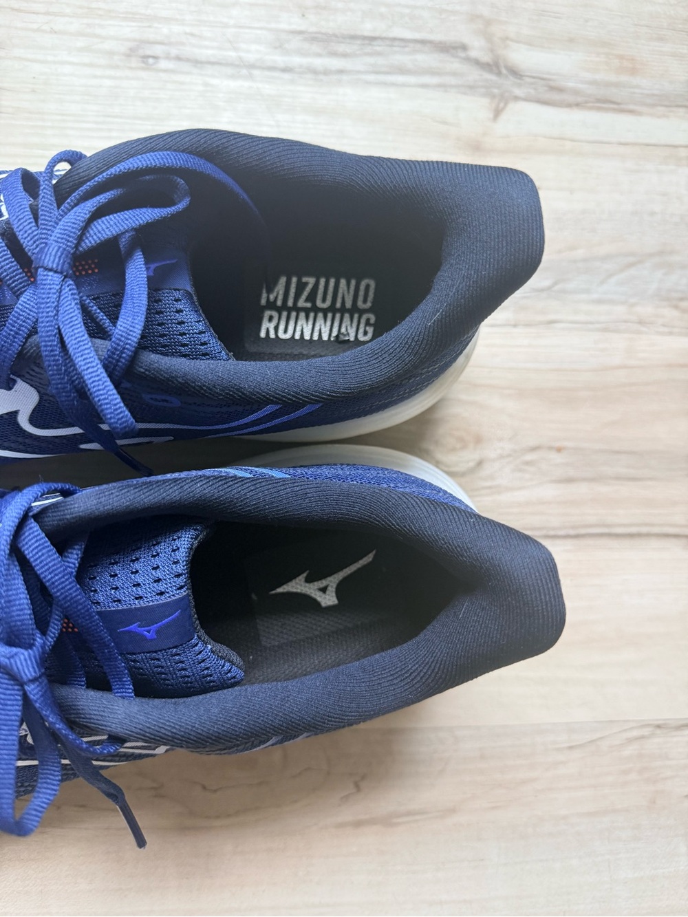 Mizuno Wave Rider 29 navy running shoes men with bright yellow-green midsole - Picture 4 of 10